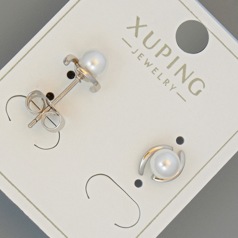 Peckové náušnice Xuping s bílou korálkou, průměr 7 × 9 mm rhodiované