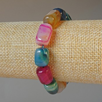 Náramek z achátu assort, přírodní kámen, korálky ve tvaru obdélníkových kamínků, průměr cca 11×15 mm, délka 18 cm ± (elastický)