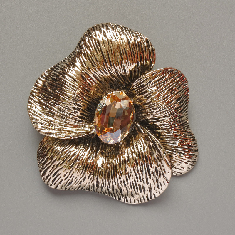 Brož-přívěsek Květina se žlutým krystalem, světle zlatý kov, 55 × 63 mm