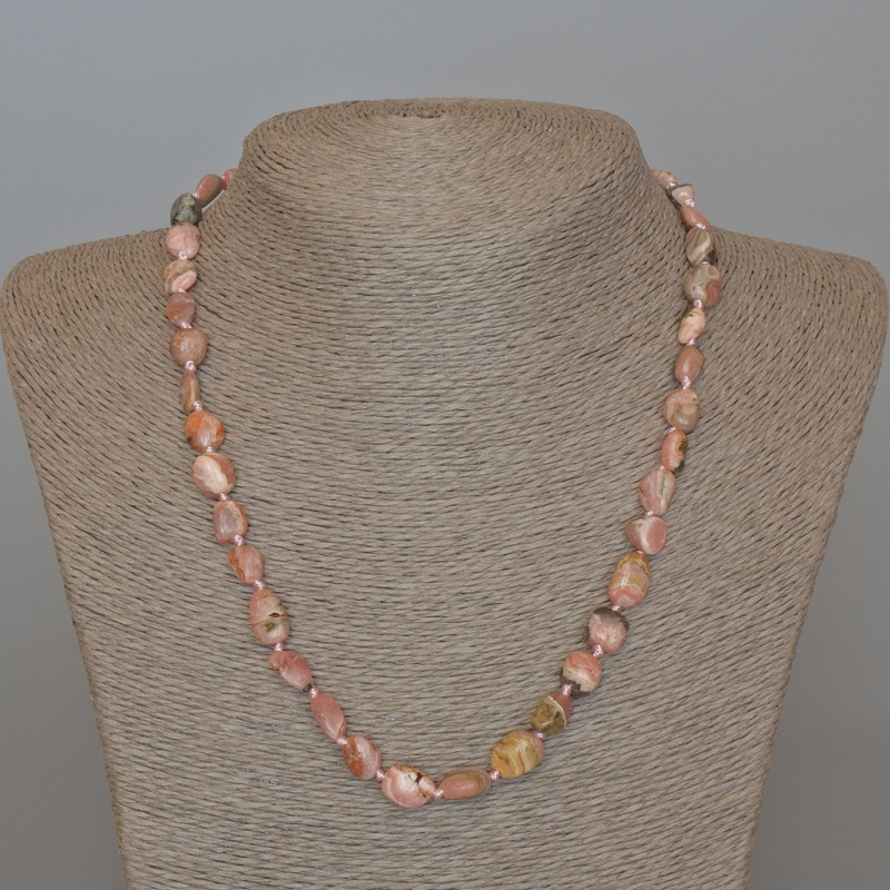 Náhrdelník z rhodochrozitu, broušené korálky, průměr 8×10 mm, délka 48 cm