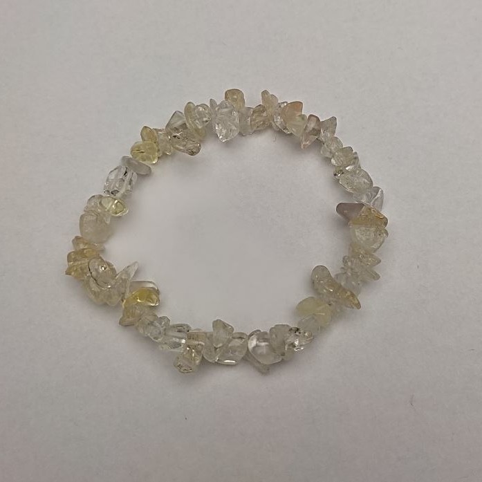 Náramek mix horského křišťálu a citrínu, drobné kousky kamene o rozměrech 8×3 mm, délka 18 cm, elastický