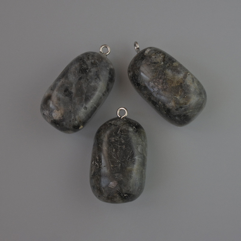 Přívěšek z labradoritu, přírodní kámen, rozměr 35×17 mm