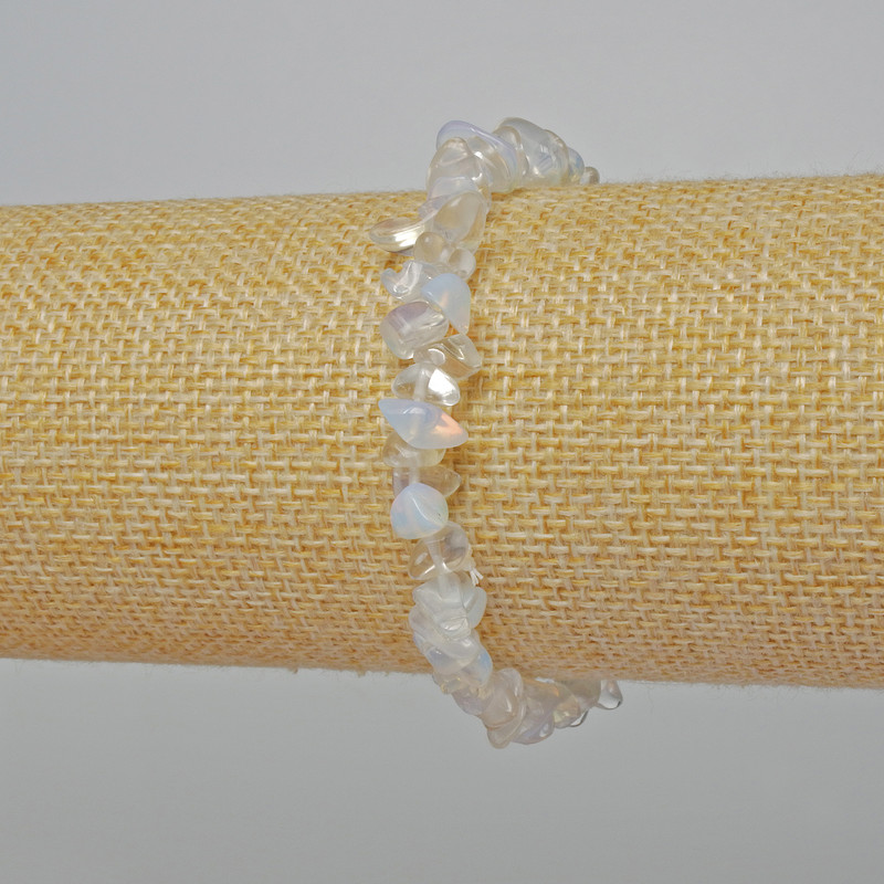 Náramek z měsíčního kamene – drobné kousky, průměr 7×4 mm, délka 18 cm (elastický)