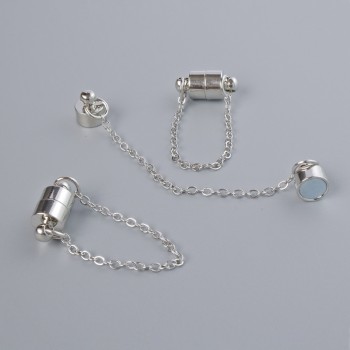 Magnetické zapínání, průměr 13×6 mm, stříbrná barva kovu, s řetízkem, délka 5 cm