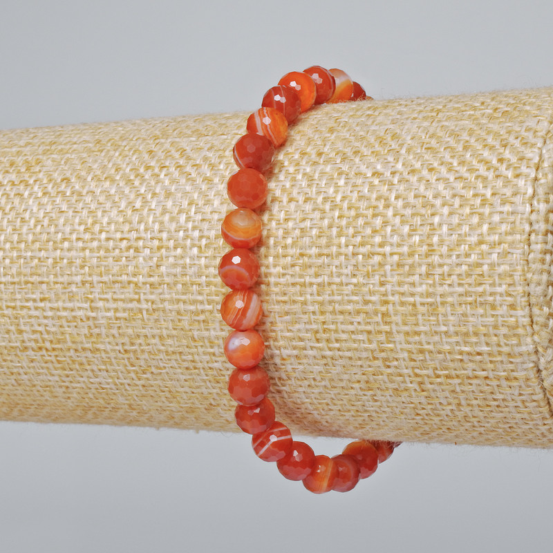Náramek z karneolu, přírodního kamene, brusované kuličky o průměru cca 6 mm, délka cca 18 cm (elastický)