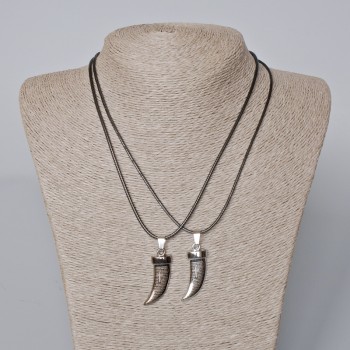 Párové přívěsky «Iklo» černý smalt a stříbrný kov 35×12 mm, délka 45–50 cm