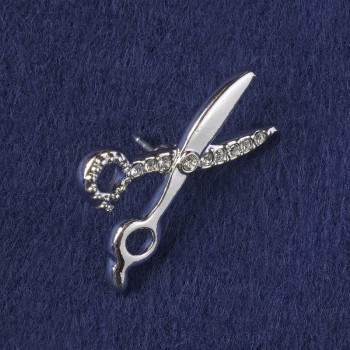 Brož «Nůžky» s bílými krystaly, stříbrný kov 31 × 21 mm+