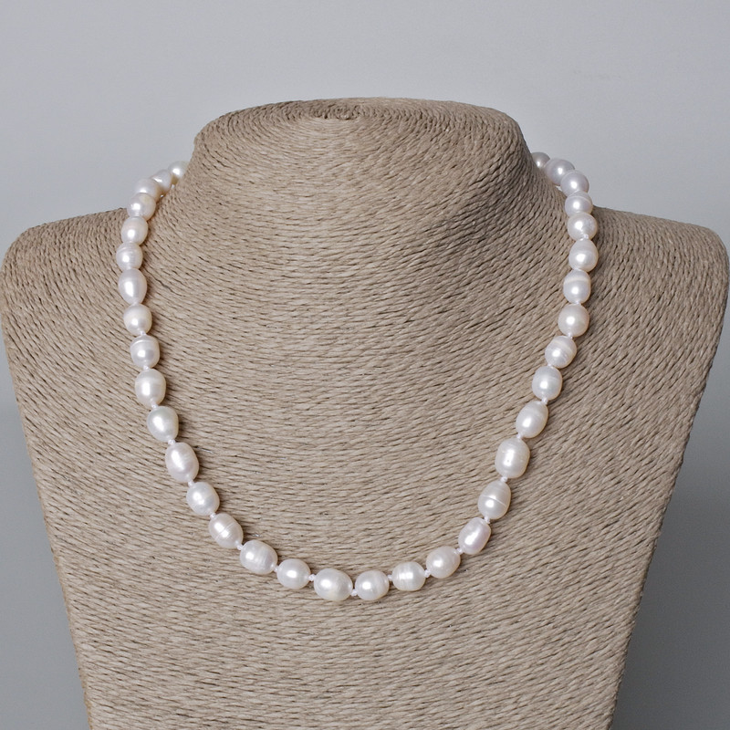 Náhrdelník z oválných říčních perel, rozměr 7,5×9,5 mm, délka 45–46 cm