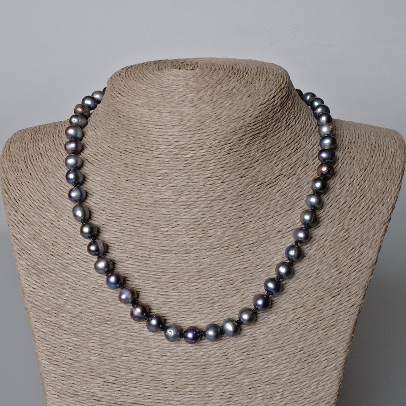 Náhrdelník z černých říčních perel s odstínem benzínu, průměr 9×8 mm, délka 45–46 cm