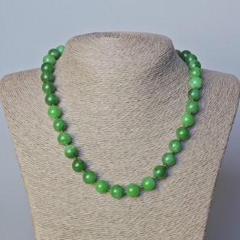 Náhrdelník z chrysoprasu, z přírodního kamene, hladká kulička, průměr 10,5 mm, délka 45–48 cm