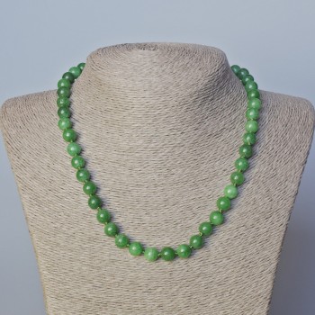 Náhrdelník z chrysoprasu, přírodní kámen, hladká kulička, průměr 8,5 mm, délka 45–48 cm