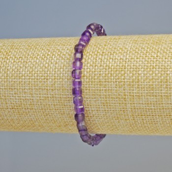 Náramek z ametystu, přírodní kámen, broušené kubíky, průměr 4,5 mm ± (elastický), délka 18 cm