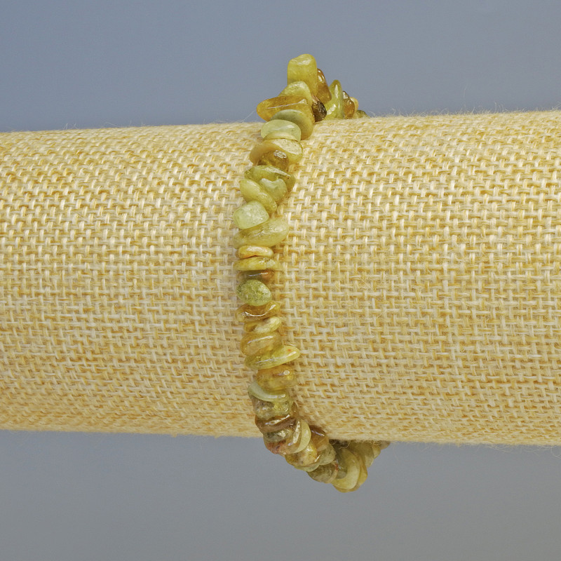 Náramek z grossuláru (zelený granát) z přírodních kamínků, průměr 8×3 mm ± (elastický), délka 18 cm+