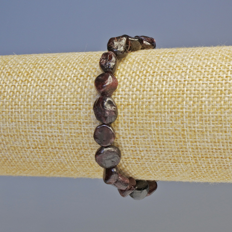 Náramek z granátu, fasetované korálky, přírodní kámen, průměr 9×10 mm ± (elastický), délka 18 cm+