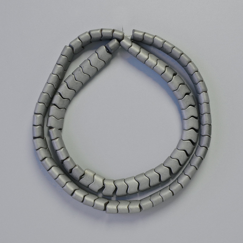 Korálky hematit hadí vzor šedá matná, průměr 7×5×5 mm, délka 42 cm