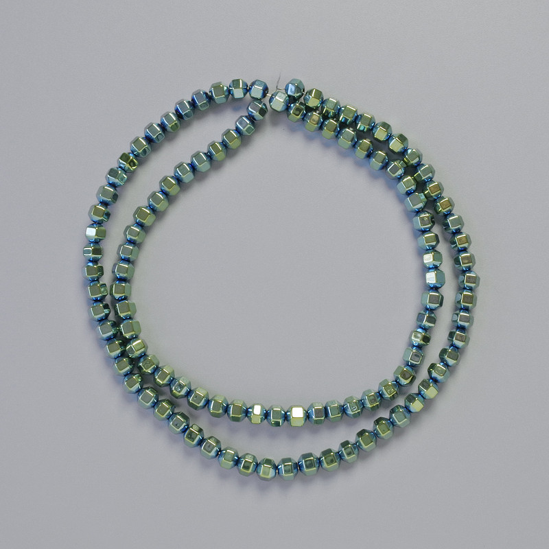 Hematitové korálky zelený chameleon šestiúhelníky, průměr 4×4 mm, délka 41 cm
