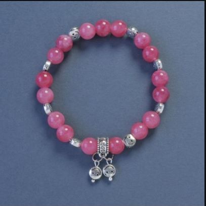 Náramek z turmalínu (umělý) – hladký korálek, průměr 8 mm ±, délka 18 cm ±, elastický s přívěskem smajlíka
