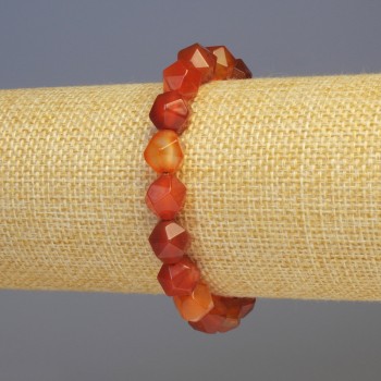 Náramek z karneolu, přírodní kámen, multifacetní korálky, průměr 8×8 mm ±, délka 18 cm ±, na elastické šňůrce