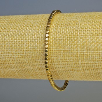 Náramek z hematitu, drobné kostky, zlatý odstín, průměr 3×3 mm, délka 18 cm, elastický