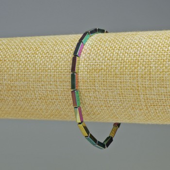 Náramek z hematitu s obdélníkovými korálkami duhové barvy, rozměry 9 × 3 mm, délka 18 cm, pružný