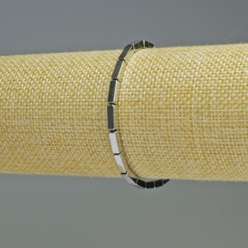Náramek z hematitu, obdélníkový tvar, barva stříbrná, rozměr 9×3 mm, délka 18 cm, pružný