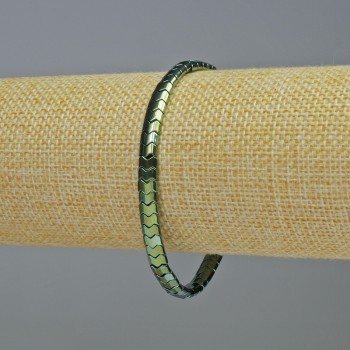 Náramek z hematitu hadí vzor zigzagový, vícebarevný zelený, průměr 5×4×3 mm, délka 18 cm, elastický