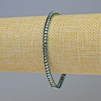 Náramek z hematitu – zelený chameleon, rondelové korálky, průměr 4×2 mm, délka 18 cm, elastický