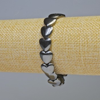 Náramek z hematitu ve tvaru srdcí, černé barvy, průměr 9,5×9,5 mm, délka 18 cm, elastické provedení