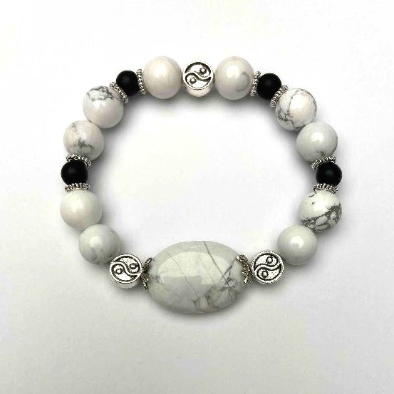 Náramek z kaolonu a šungitu, kuličky Ø 10 mm ±, ovály 25 × 18 mm ±, délka 18 cm ±, strečový