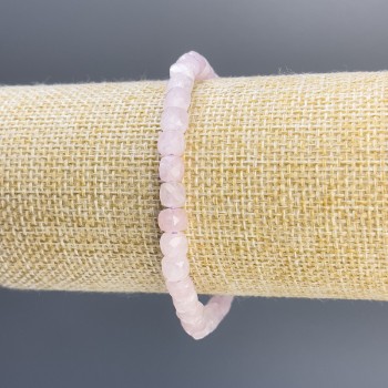 Náramek z kunzitu, brusované kostky, průměr cca 6 mm, délka 18 cm, elastická šňůrka