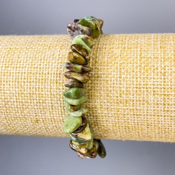 Náramek z jaspisu – drobné úlomky, průměr 12×2 mm ±, průměr 10×3 mm ±, délka 18 cm ±, elastický