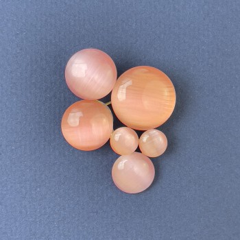 Brožka-přívěšek «Akcent» s růžovým kočičím okem, zlatavý kov, 33×43 mm