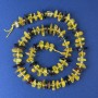 Jantarové korálky drobky 10–12×4 mm + s rokajlem, průměr 3 mm + na niti, délka 38 cm+