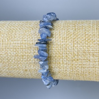Náramek z kianitu, drobné kousky, rozměr 8×3 mm, délka 18 cm, elastický