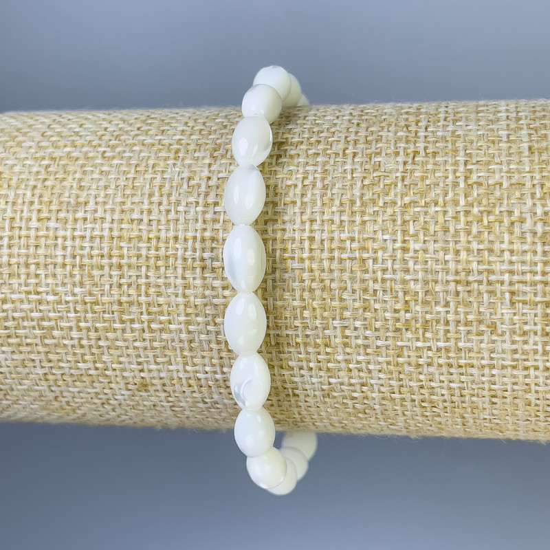 Náramek z perleti „Zrna“, průměr 9×5 mm, délka 18 cm, elastický
