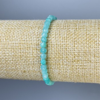 Náramek z amazonitu – leštěné kostky, průměr cca 4 mm, délka cca 18 cm, na elastické šňůrce