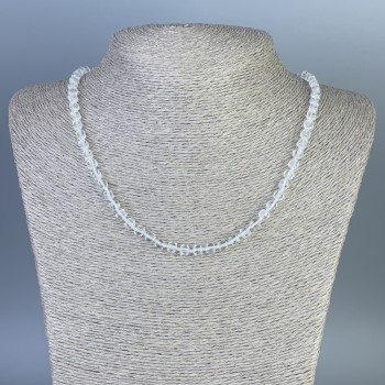 Náhrdelník z horského křišťálu - broušené kubické korálky 4,5×4,5 mm, délka 50 cm, s uzávěrem