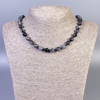 Náhrdelník ze sněžného obsidiánu „Slzy Apačů“, brusované kuličky, průměr 8 mm, délka 50 cm, s uzávěrem