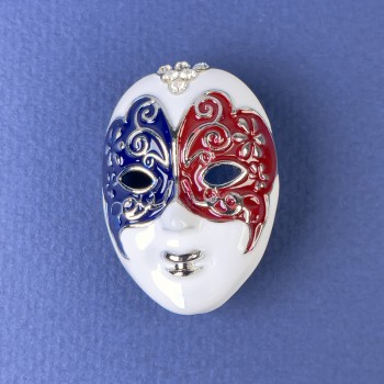 Brožka Maska, bílá, černá a bordó smalt, bílé štrasové kamínky, stříbrný kov 27×39 mm