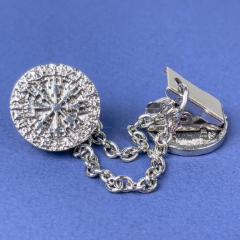 Brož na cardigan, temně stříbrný kov, průměr 20 mm, řetízek délky cca 9 cm