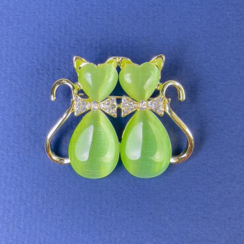 Brož Kočky se zeleným kočičím okem, bílé štrasové kameny, zlatistý kov, průměr 31×38 mm +