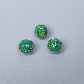 Korálka Cloisonné se zeleným smaltem, průměr 8 mm ± díra Ø 1,5 mm, zlatý odstín kovu, 1 ks