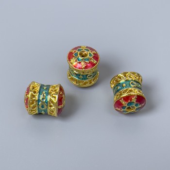 Korálka Cloisonné cylindrická – zelená a červená smalt, rozměr 8×10 mm, otvor 1,8 mm, zlatý odstín kovu, 1 ks