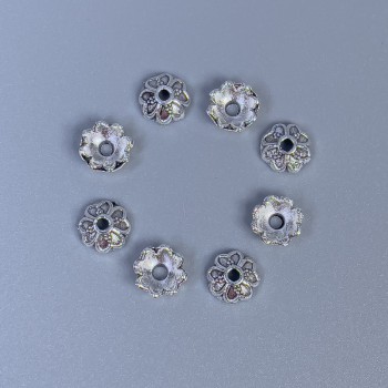 Korálkové víčko pro korálek, barva kovu stříbrná, průměr 6×0,8 mm, otvor cca 1 mm, balení 20 g (~160 ks)