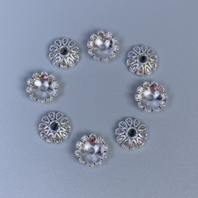 Korálková čepička, kovová, stříbrná, 7×1 mm, otvor cca 1,5 mm, balení 20 g (~65 ks)