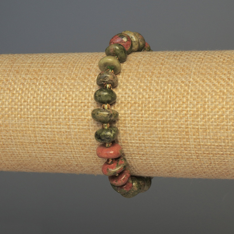 Náramek z heliotropu – galetové kameny, průměr 10×5 mm, délka 18 cm, elastický