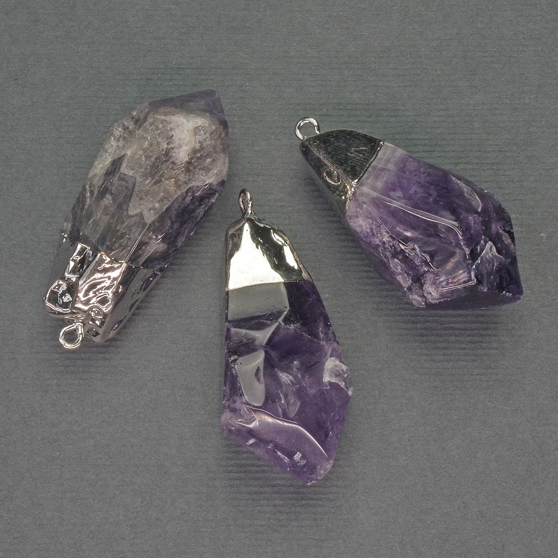 Přívěšek z ametystu, přírodní kámen, průměr 16×30 mm, délka 37 mm, provedení stříbrný kov