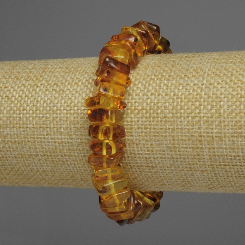 Náramek z jantarových čtvercových korálků, rozměr 12×4 mm, délka 18 cm, elastický