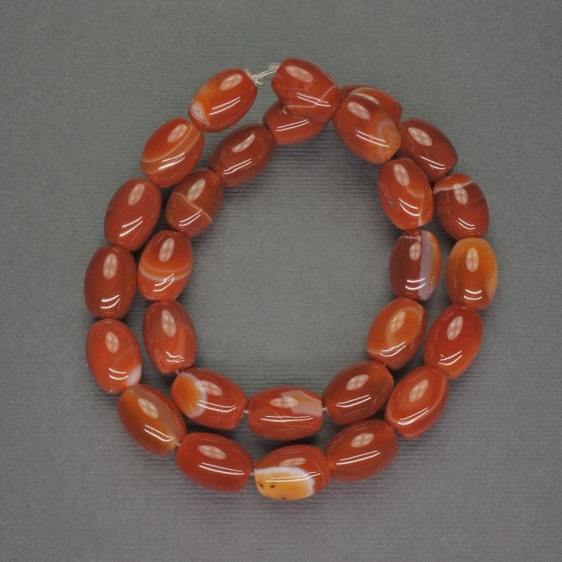 Barilové korálky ze sardonyxu, průměr 10×13 mm ±, délka 38 cm ±