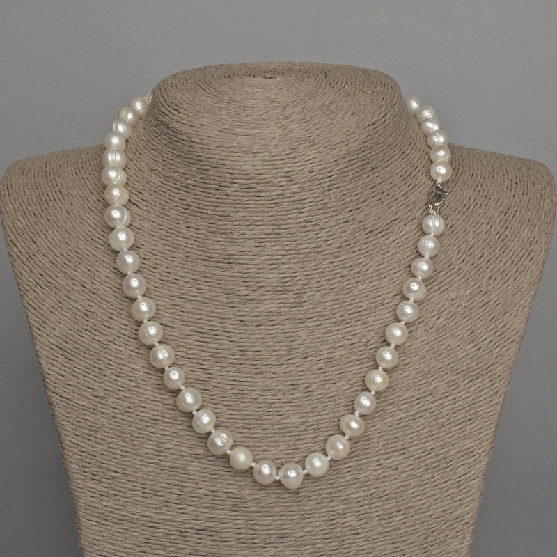 Náhrdelník z přírodních říčních perel oválných, průměr 10×8 mm, délka cca 46 cm, s karabinkovým zapínáním